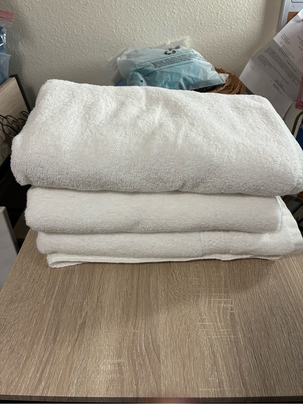 White Bath Towels - Plush Absorbent Towels